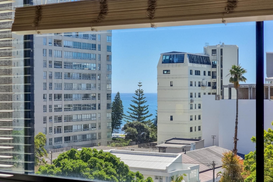 3 Bedroom Property for Sale in Sea Point Western Cape